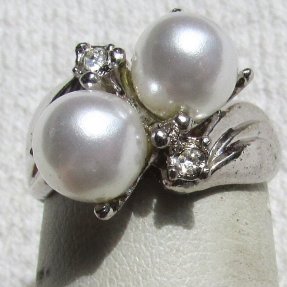 Vintage ring faux pearls and rhinestones cocktail dinner costume stateme…